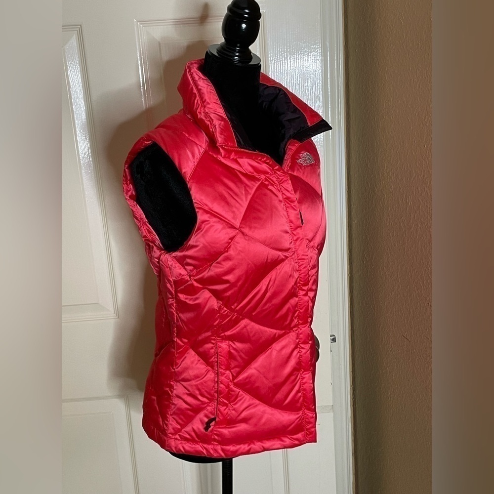 The North Face Women's Aconcagua Vest II Shiny RED - SIZE Small​​​​​​​​​​​​​ - Picture 9 of 11